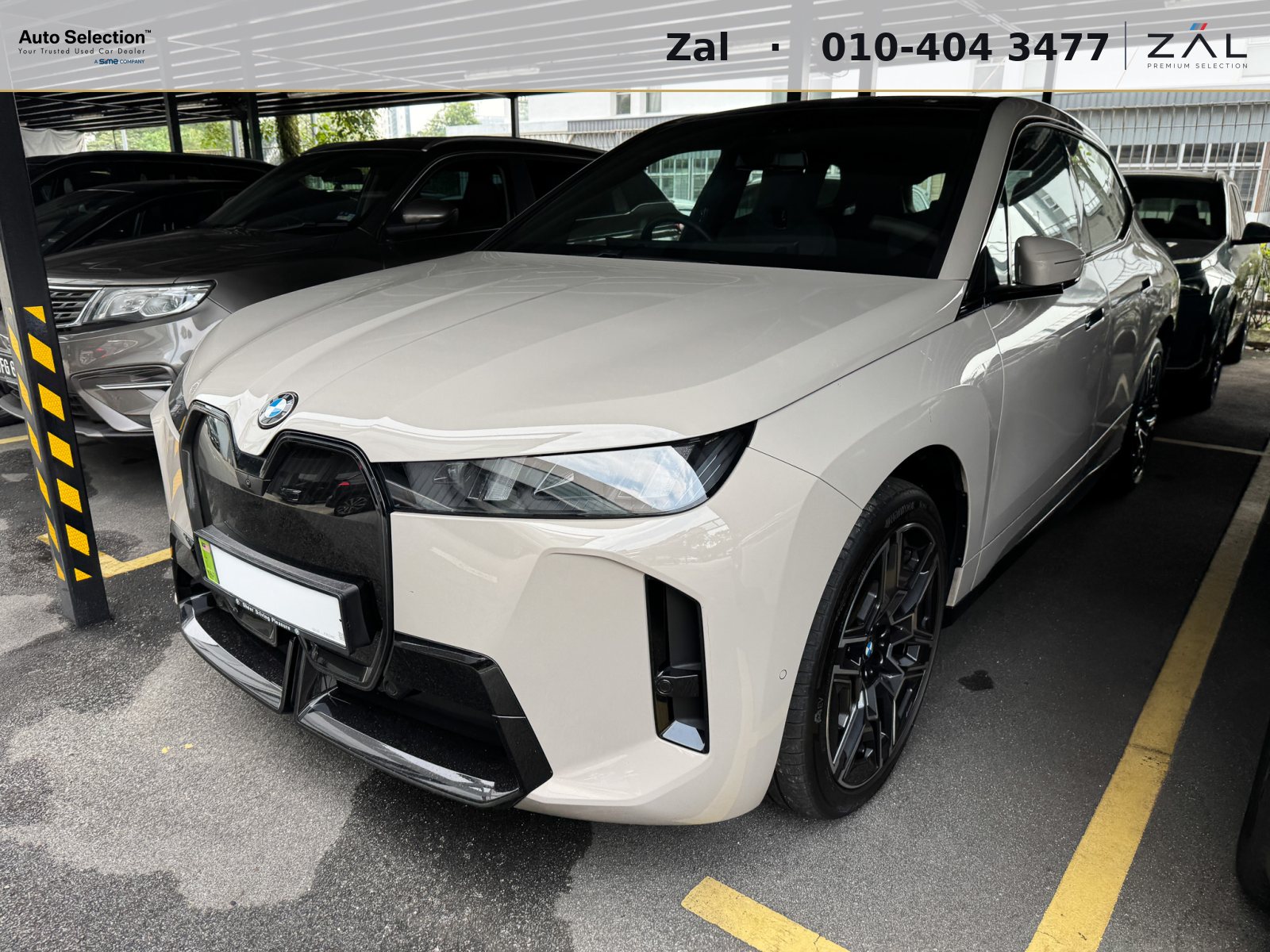 2025 BMW iX xDrive60 M Sport Pro